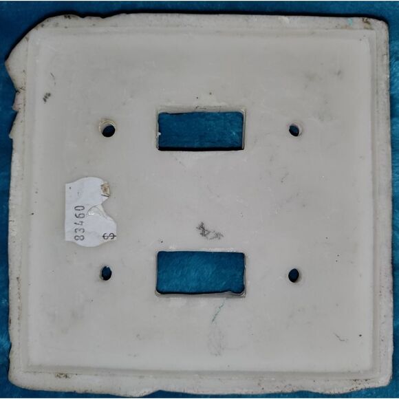 Vintage porcelain light switch decor - Picture 3 of 3